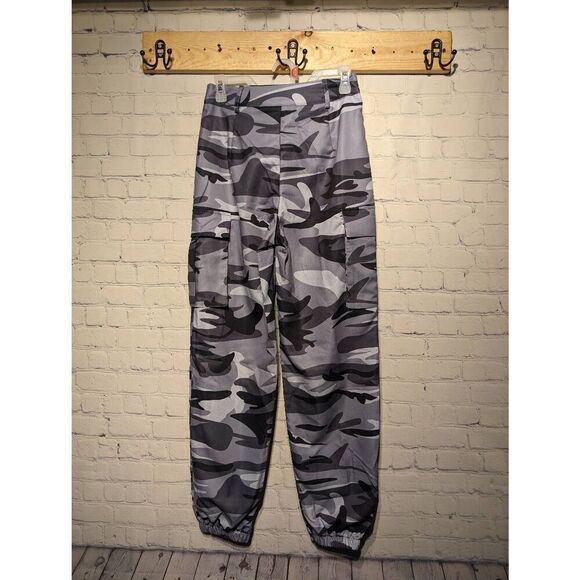 Shein high-rise cargo camo loose fit pants small * - Picture 2 of 4